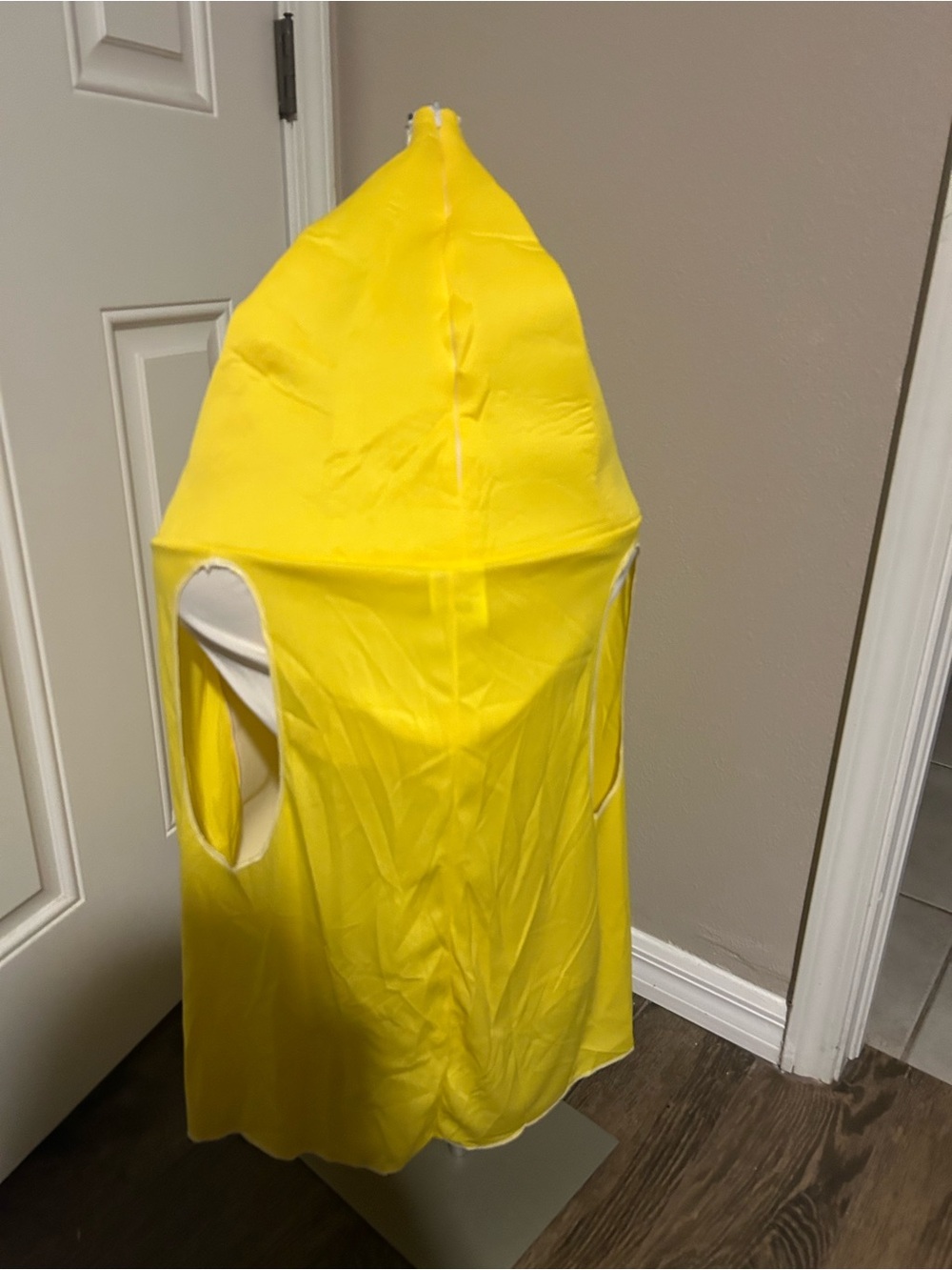 Adult standard sizeYellow Banana Costume - Picture 5 of 5